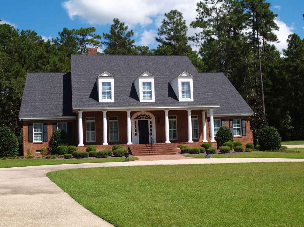 Asphalt Shingle Roofing That Increases Property Value and Enhances Home Appearance